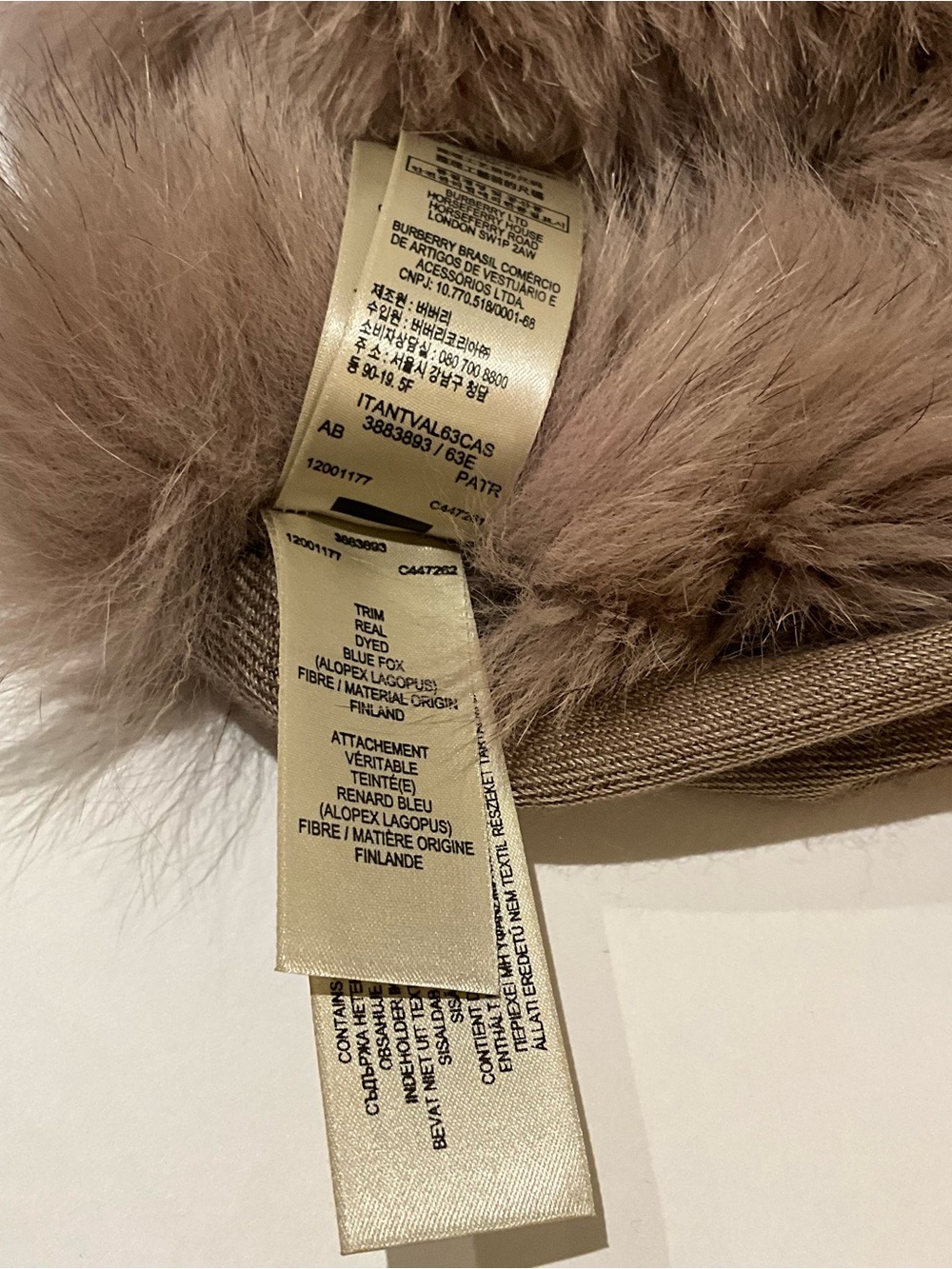 BURBERRY FUR TRIM PLAID WRAP / STOLE. - Picture 11 of 11